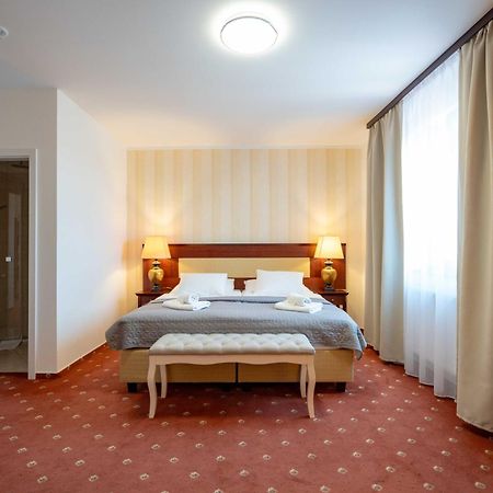 Hotel Volf Přeštice Kültér fotó