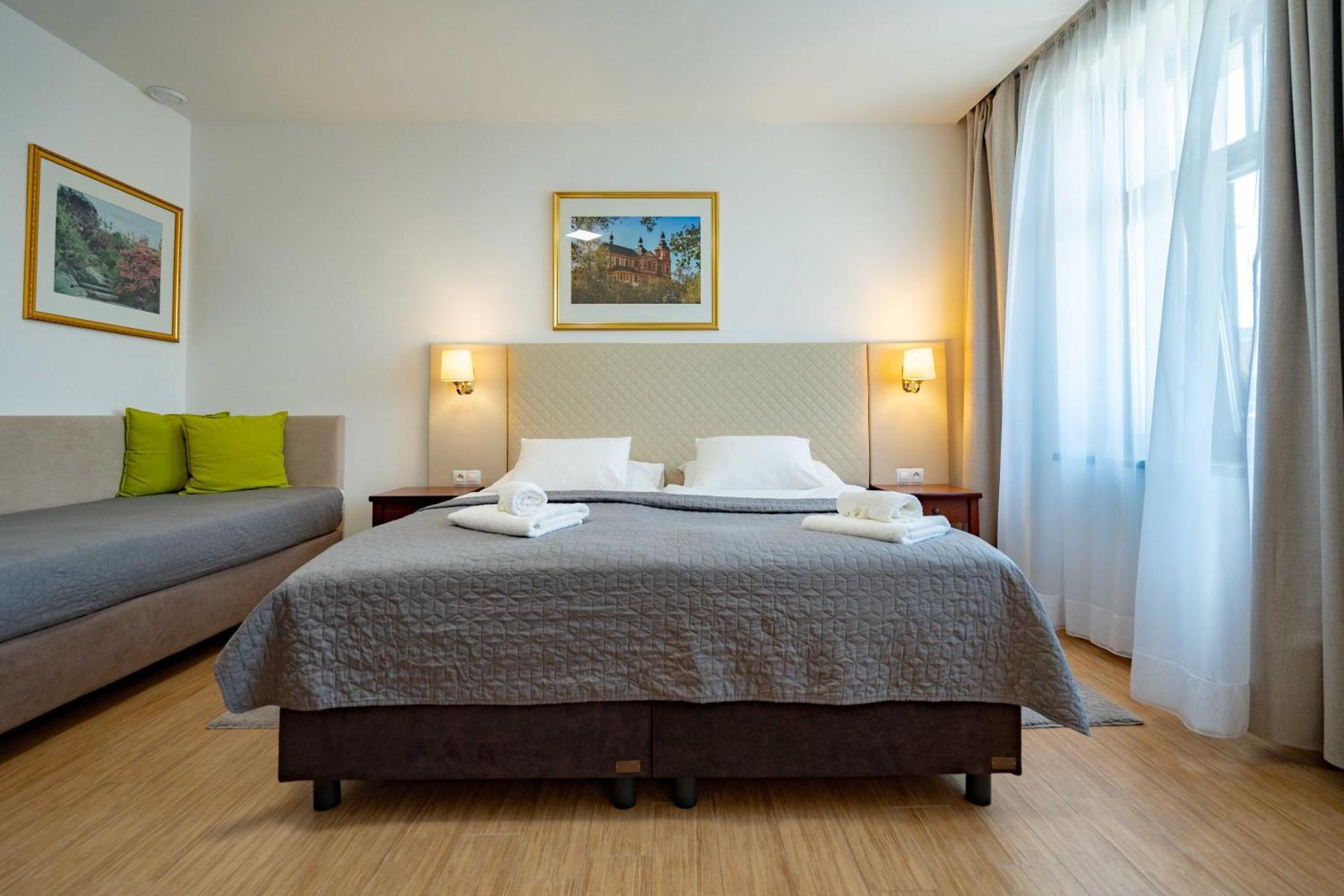 Hotel Volf Přeštice Kültér fotó