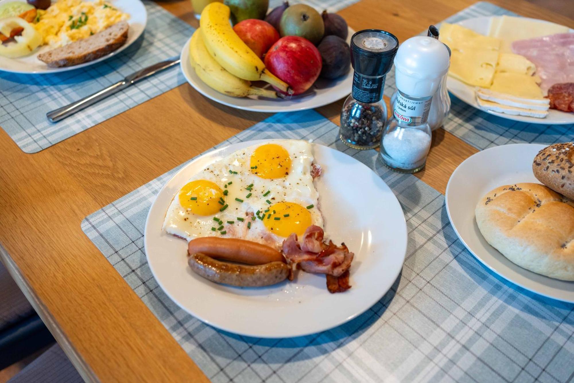 Hotel Volf Přeštice Kültér fotó
