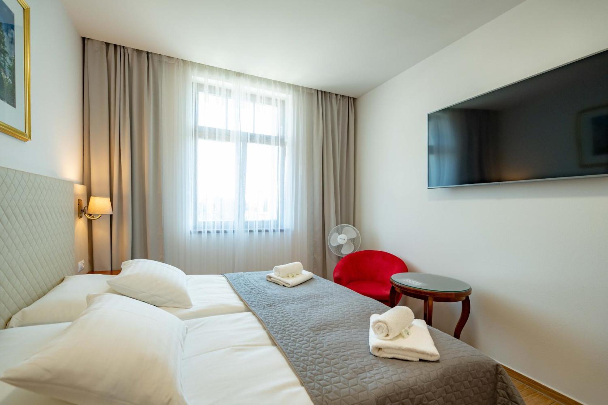Hotel Volf Přeštice Kültér fotó