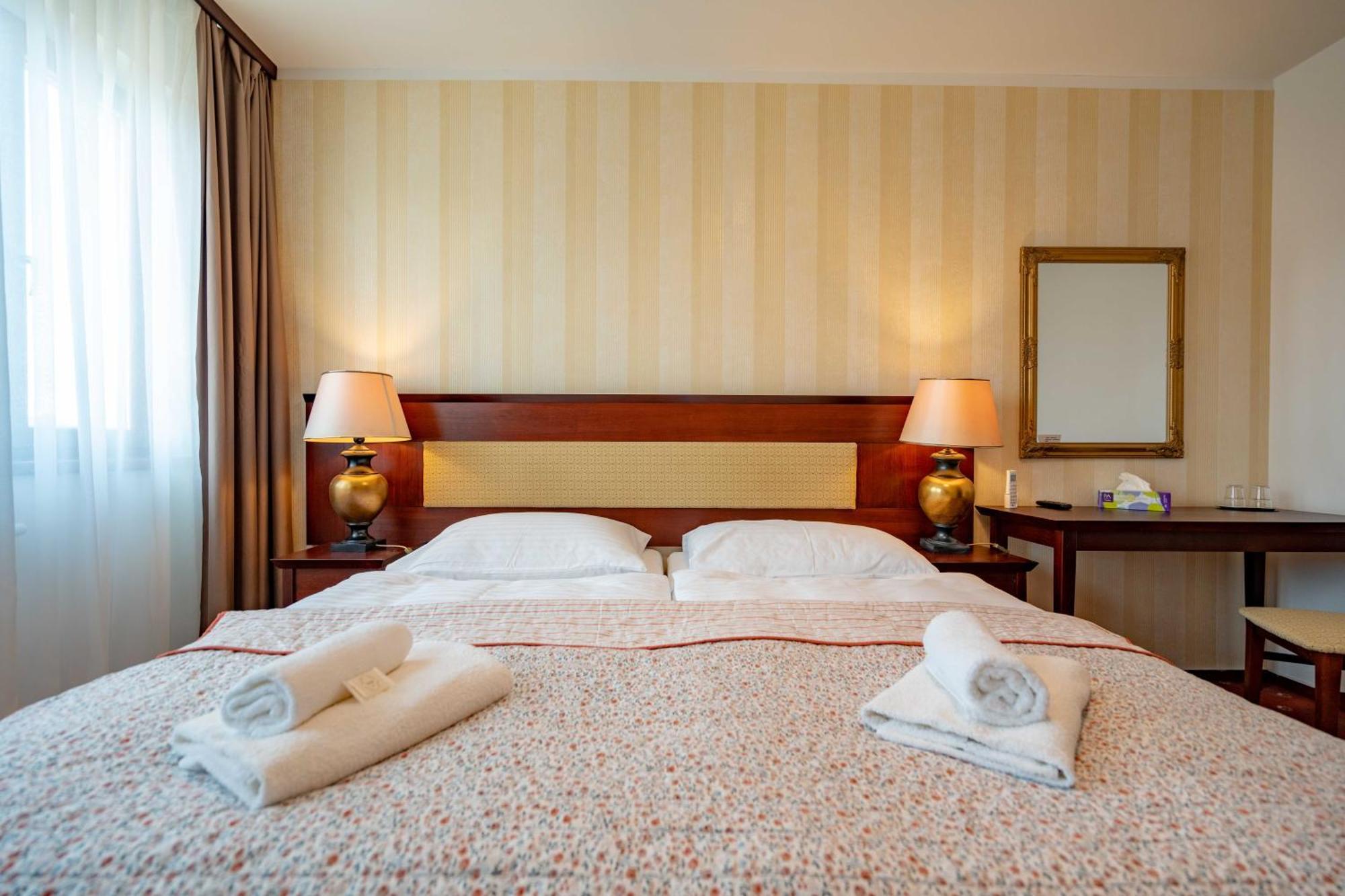 Hotel Volf Přeštice Kültér fotó