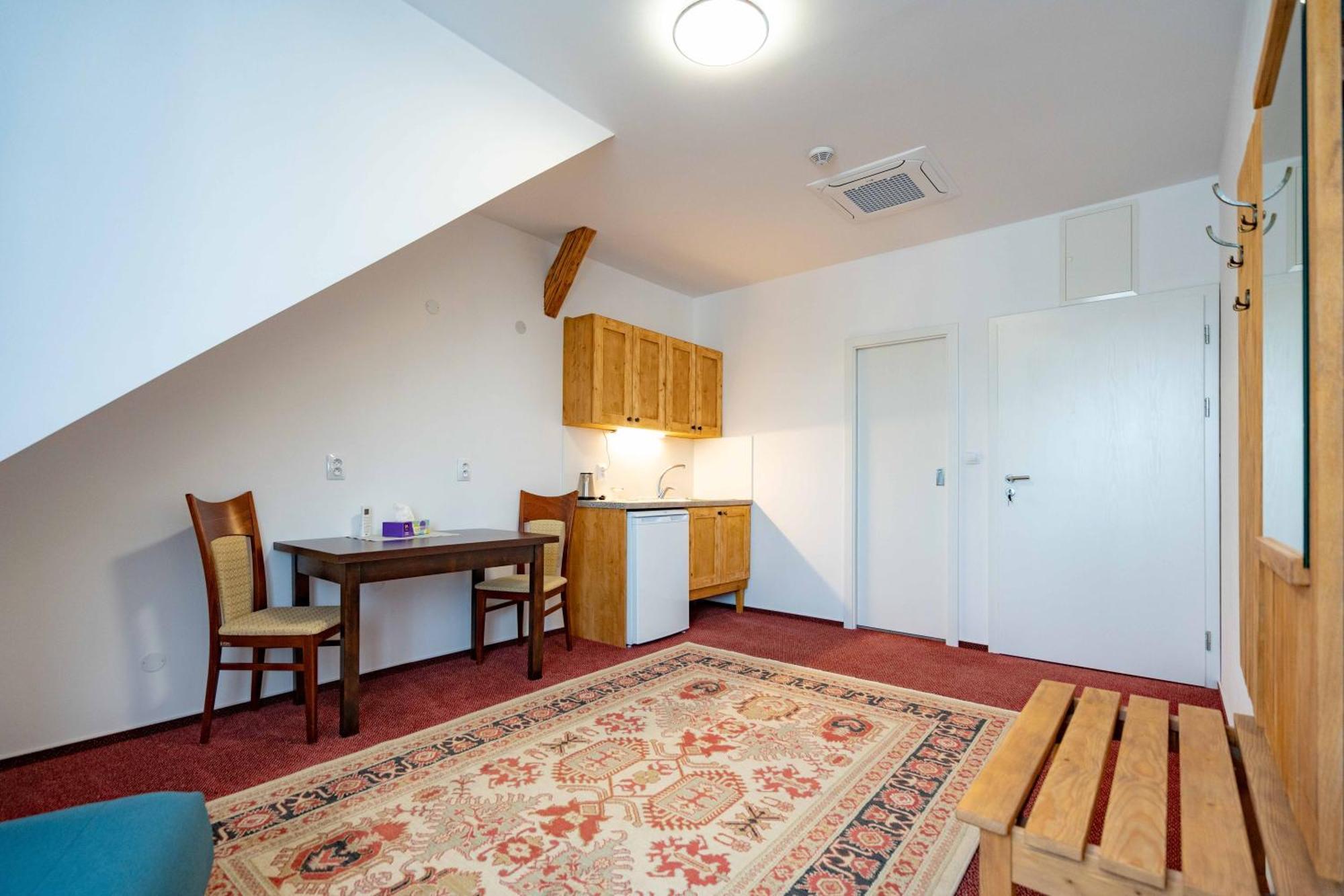 Hotel Volf Přeštice Kültér fotó