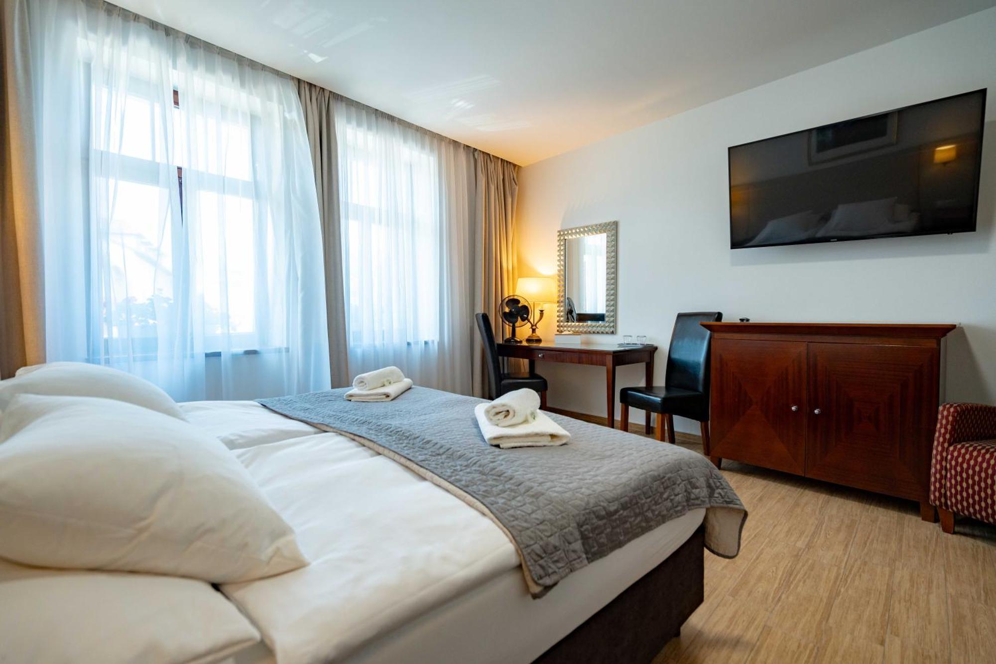 Hotel Volf Přeštice Kültér fotó