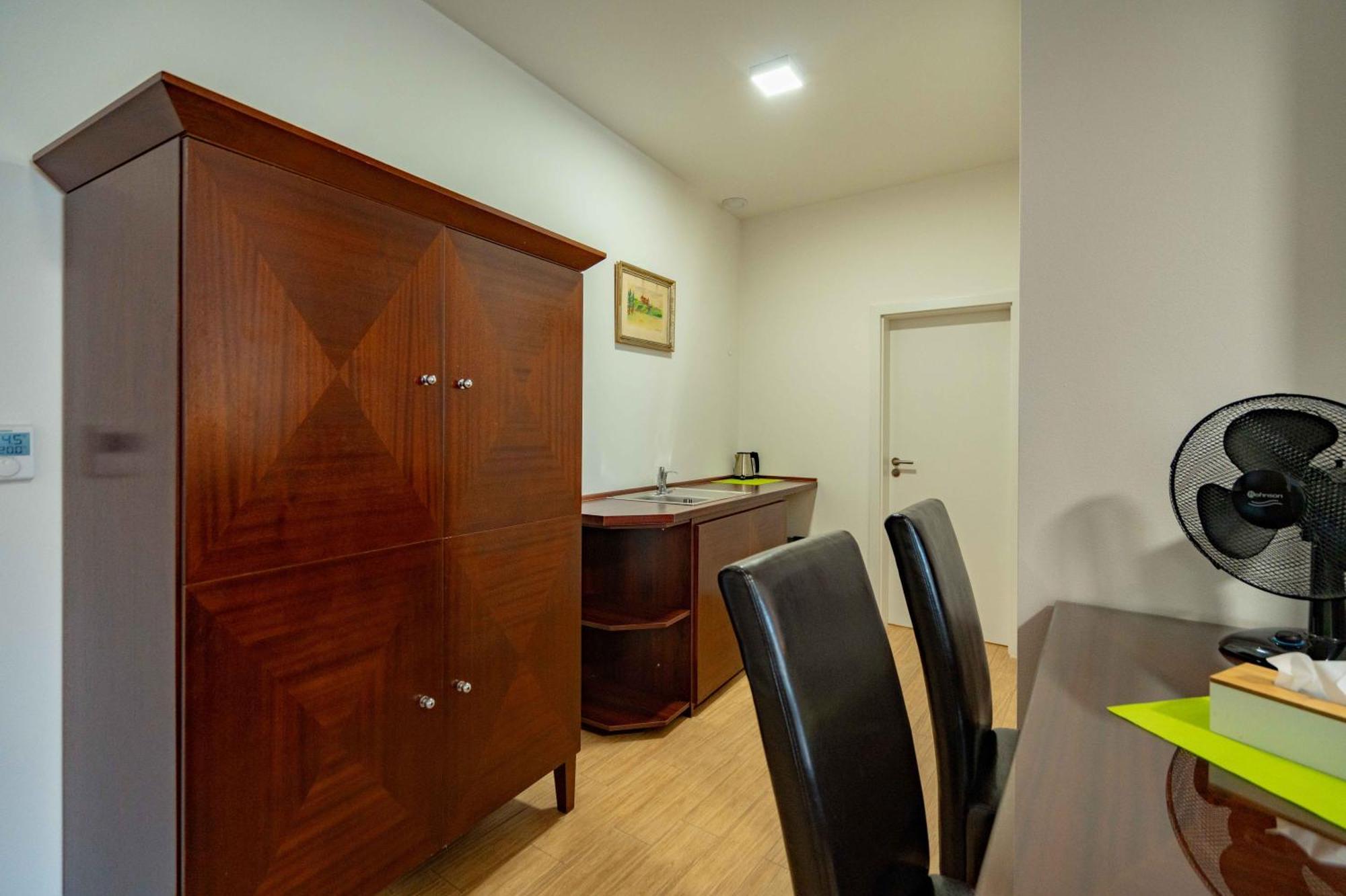 Hotel Volf Přeštice Kültér fotó